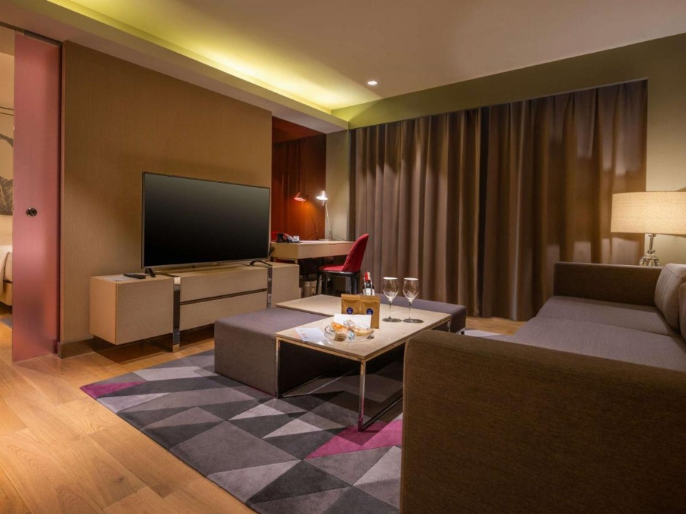 Executive King Suite